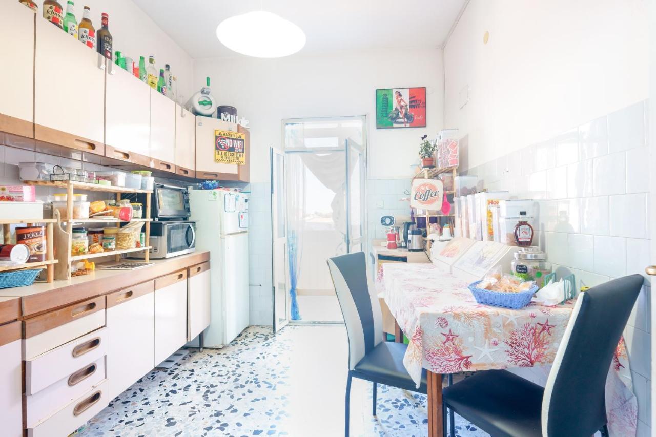 B&B Pothos - Eng Ita - Air Conditioning Wi-Fi Fridge Netflix Local Guide - Aria Condizionata, Frigo, Internet, Guida Locale Кальяри Экстерьер фото