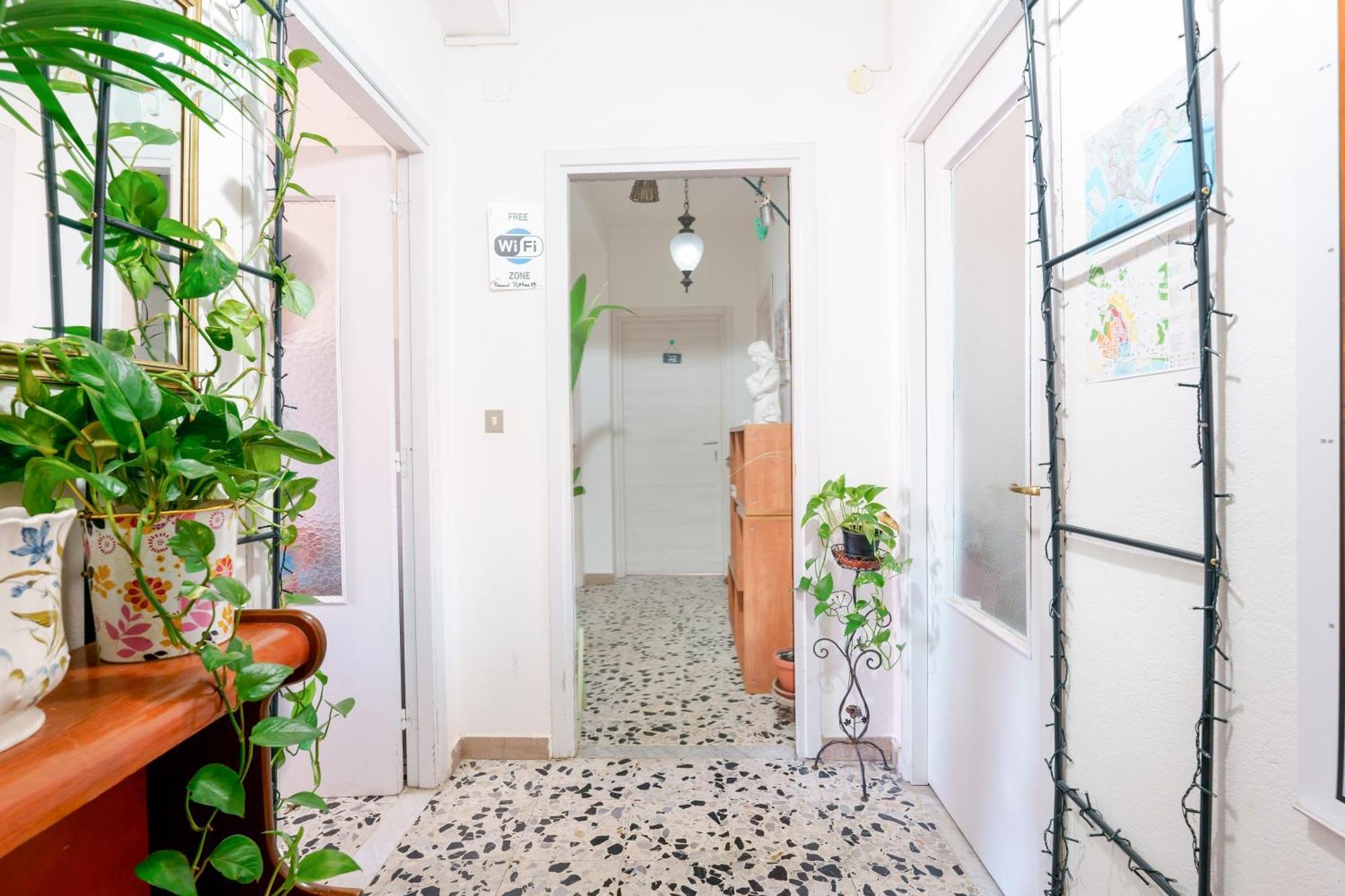B&B Pothos - Eng Ita - Air Conditioning Wi-Fi Fridge Netflix Local Guide - Aria Condizionata, Frigo, Internet, Guida Locale Кальяри Экстерьер фото