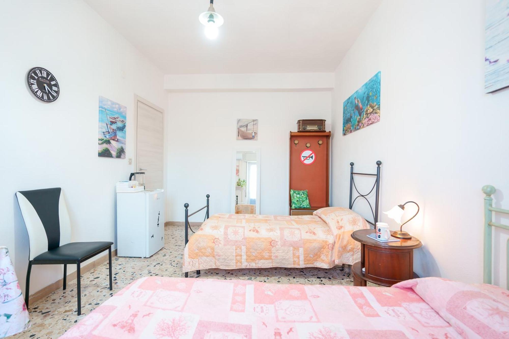 B&B Pothos - Eng Ita - Air Conditioning Wi-Fi Fridge Netflix Local Guide - Aria Condizionata, Frigo, Internet, Guida Locale Кальяри Экстерьер фото